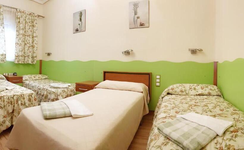 اتاق استاندارد چهار تخته, Hostal De La Torre Hostal Economico