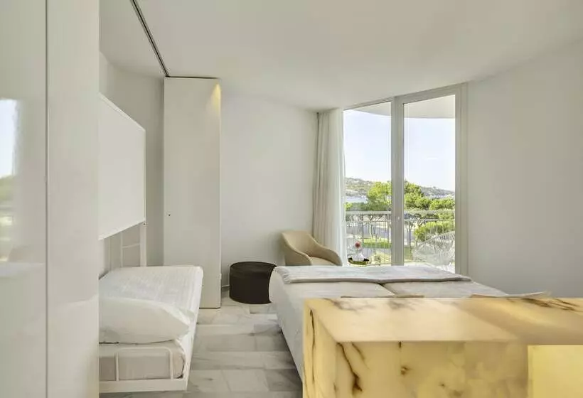 Chambre Supérieure Vue Mer Latérale, Aromar