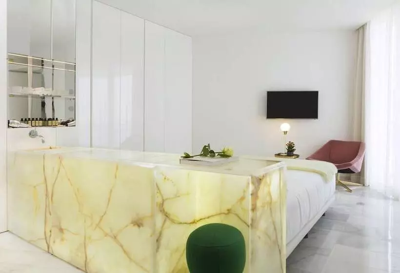 Chambre Supérieure Vue Mer Latérale, Aromar