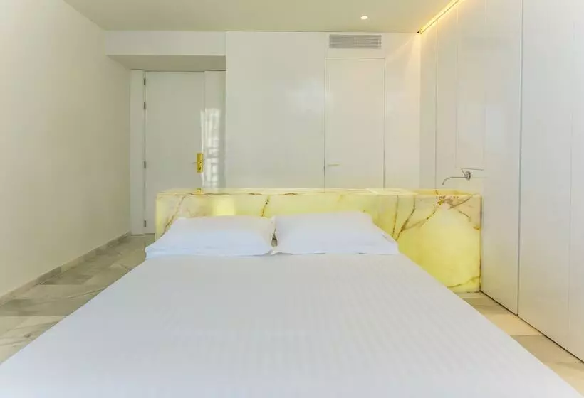 Chambre Supérieure Vue Mer Latérale, Aromar