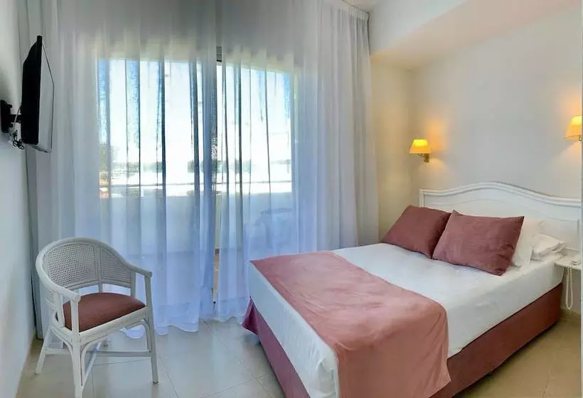 Chambre Basique avec Balcon, Aromar