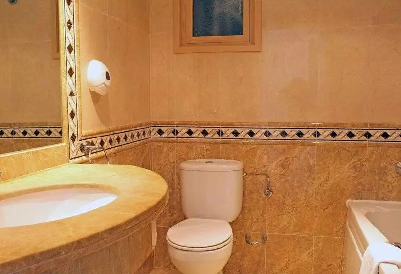 Chambre Classique Vue Mer, Aromar