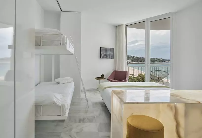 Chambre Supérieure Vue Mer Latérale, Aromar