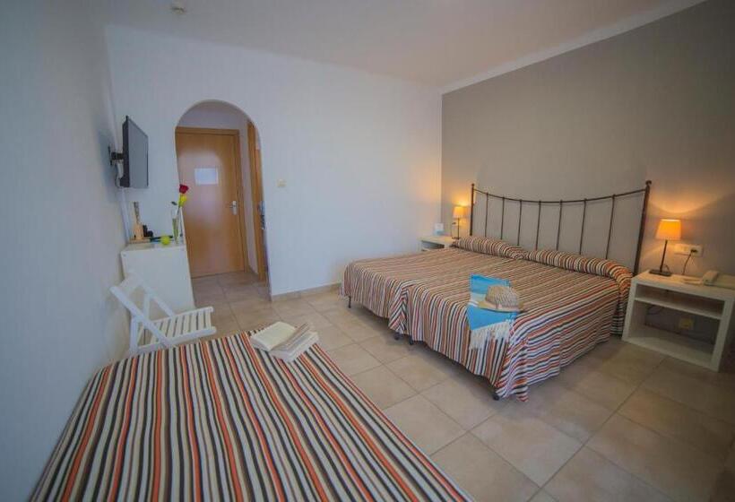 标准三人间, Casa Del Mar Hotel & Apartaments