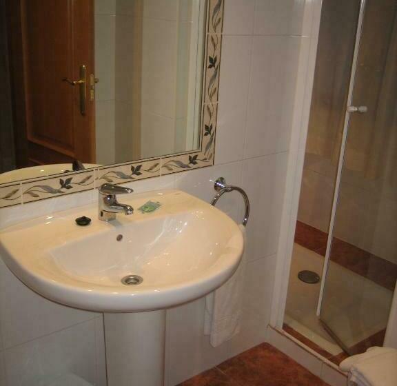 标准单人间, Chane