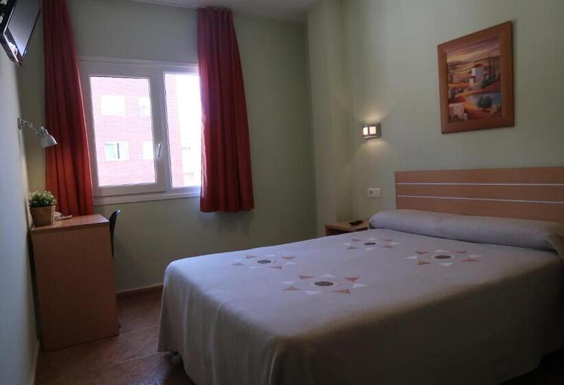 חדר סטנדרט, El Cami