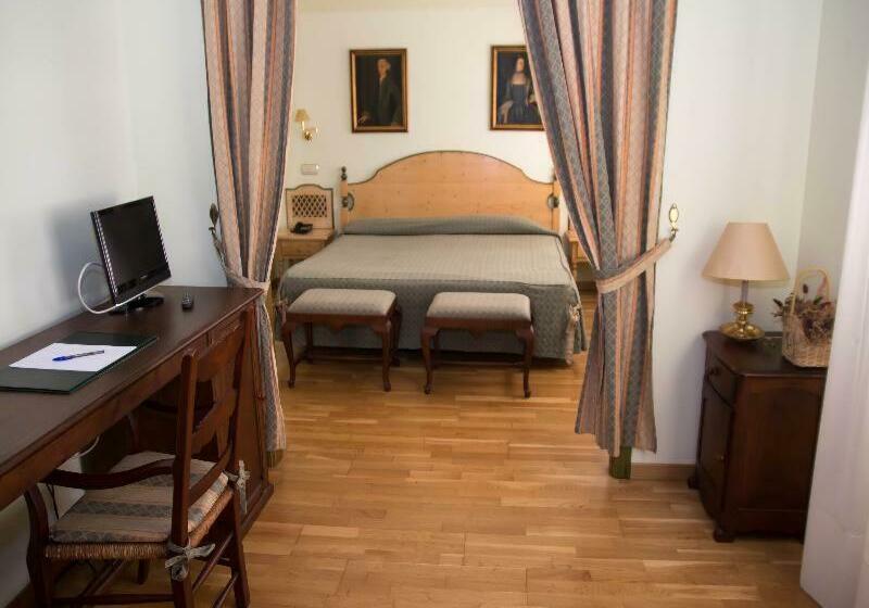 غرفة قياسية, Ele Puerta de Monfragüe