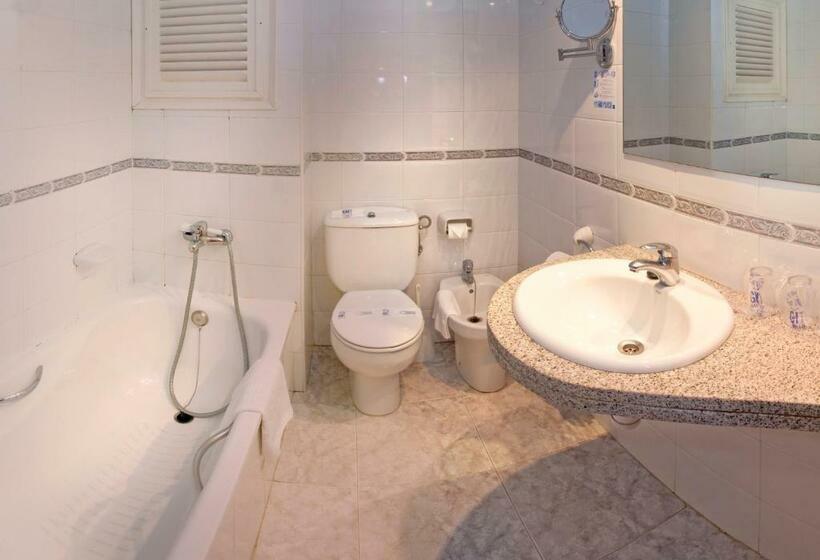 غرفة قياسية مزوَّدة بشُرفة, Ght Costa Brava & Spa