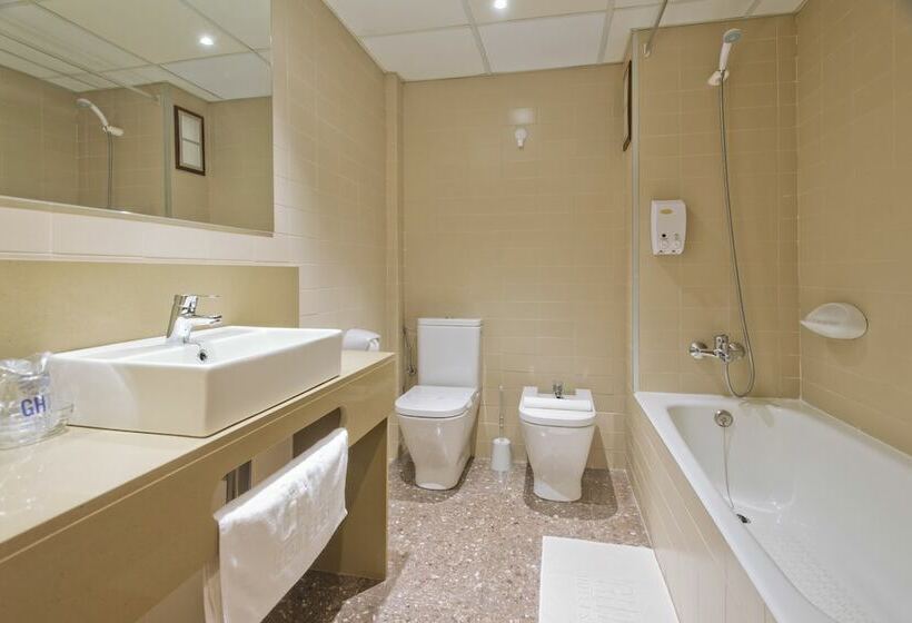 חדר סטנדרט עם מרפסת, Ght Costa Brava & Spa