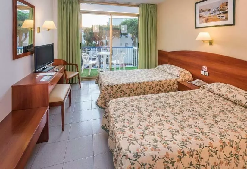 اتاق استاندارد با چشم‌انداز استخر, Ght Costa Brava & Spa