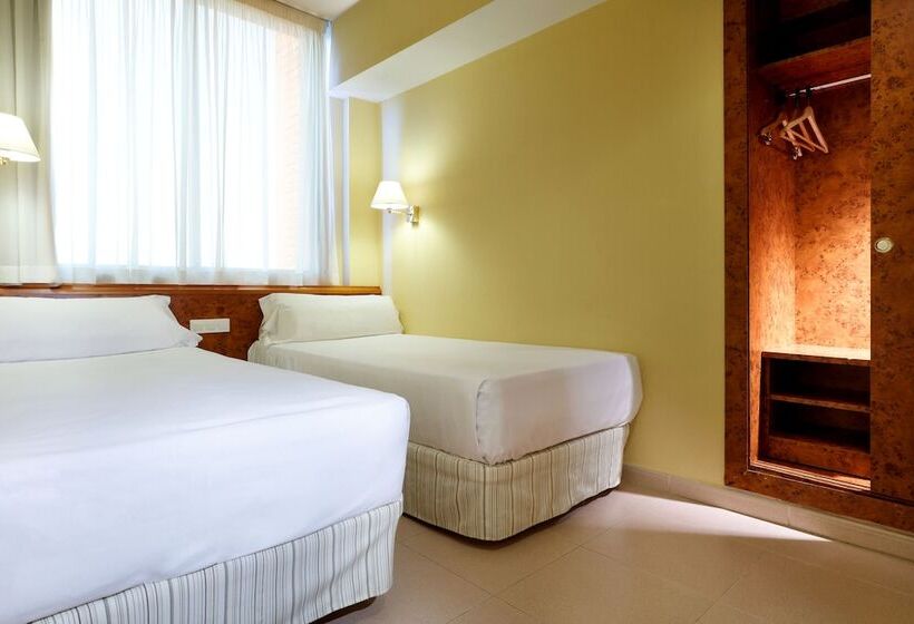 Семейный Номер, Hesperia Sant Joan