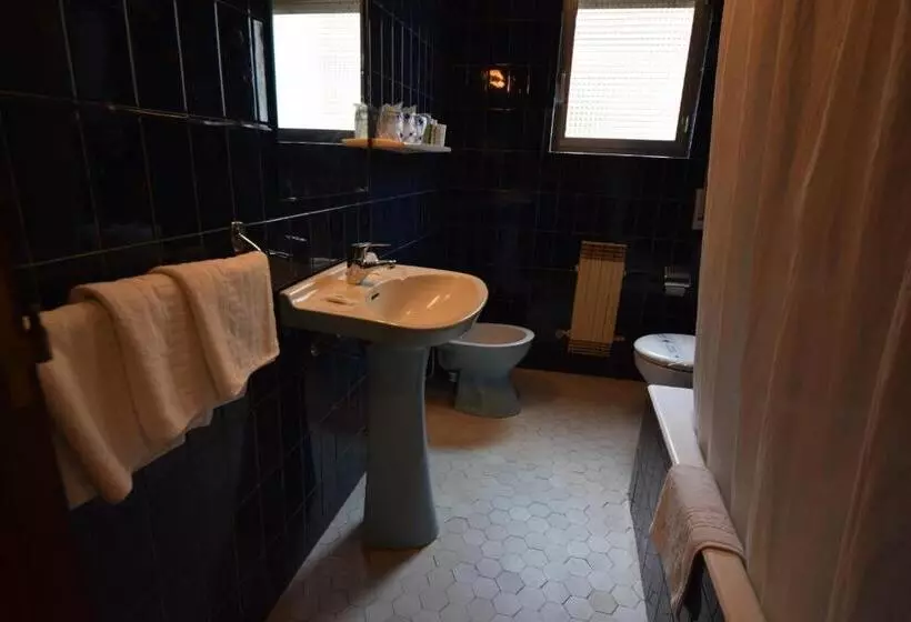 اتاق استاندارد سه نفره, Hostal Blazquez Sanchez