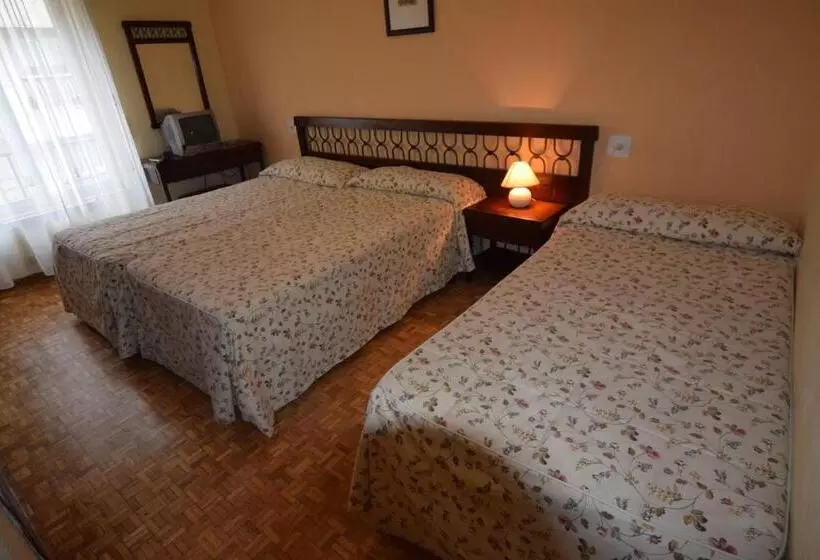 اتاق استاندارد سه نفره, Hostal Blazquez Sanchez