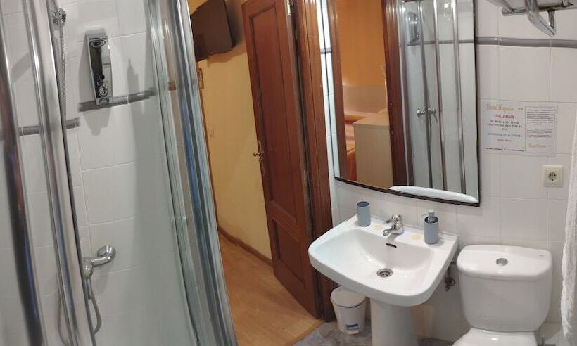 غرفة قياسية رباعية, Hostal Hispanico I