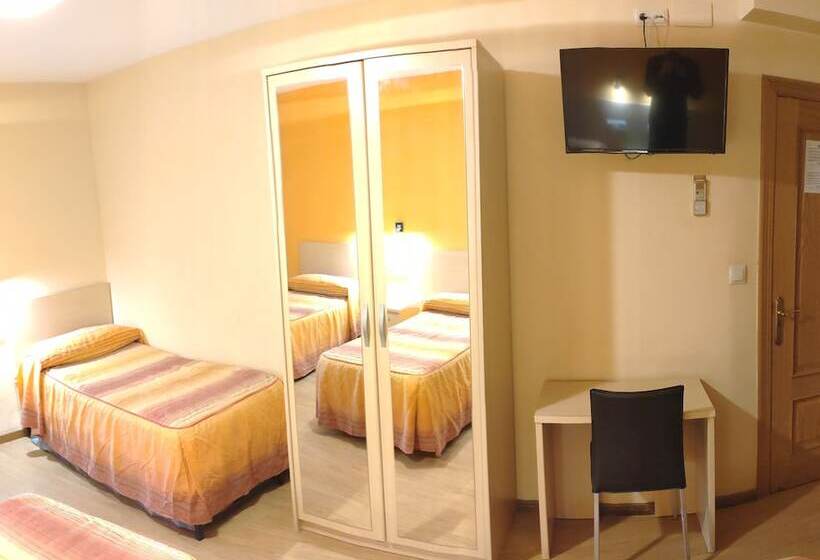 غرفة قياسية رباعية, Hostal Hispanico I