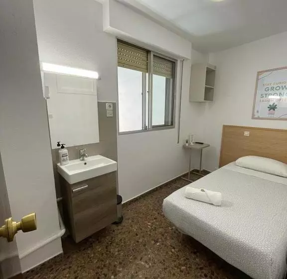 اتاق استاندارد یک نفره, Hostal Milmarcos