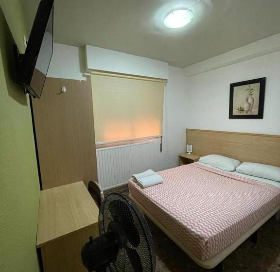 Номер Стандарт, Hostal Milmarcos