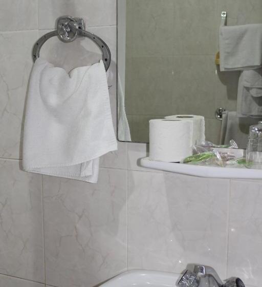 חדר סטנדרט לשלושה, Hostal Santa Ana