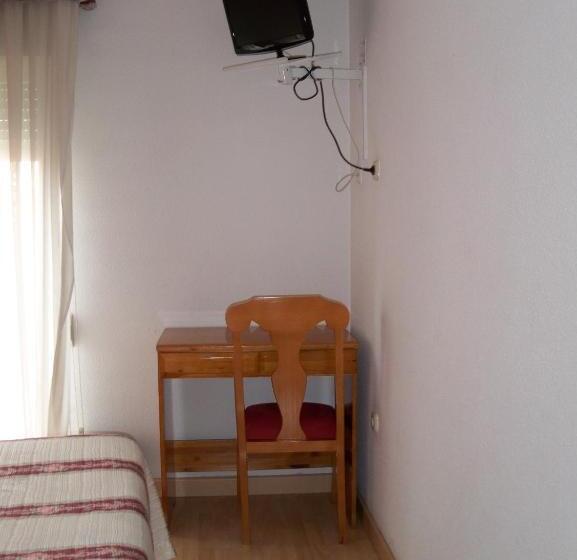 Quarto Estandar Individual, Hostal Virgen Del Villar