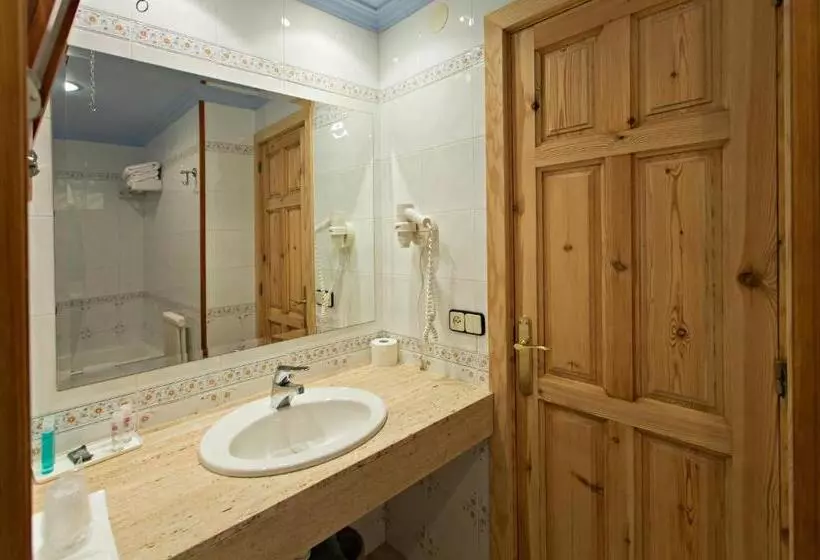 Superior Triple Room, La Coma