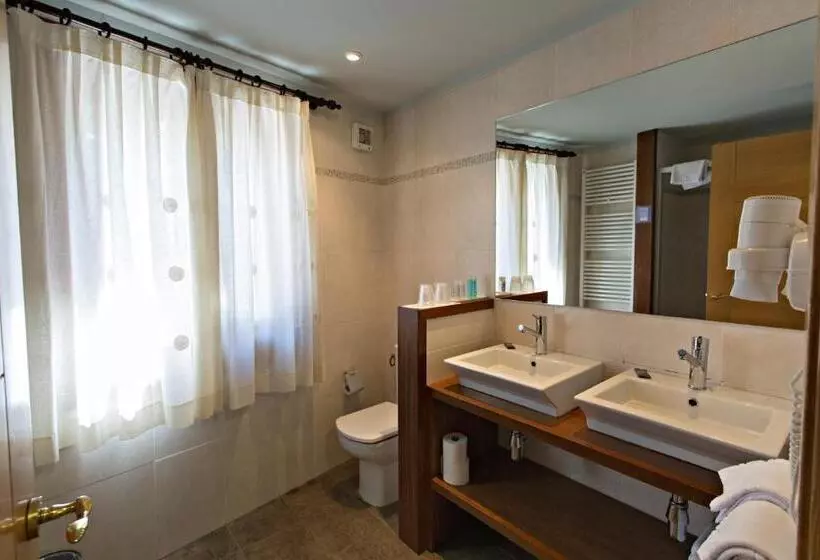 Classic Quadruple Occupancy Room, La Coma
