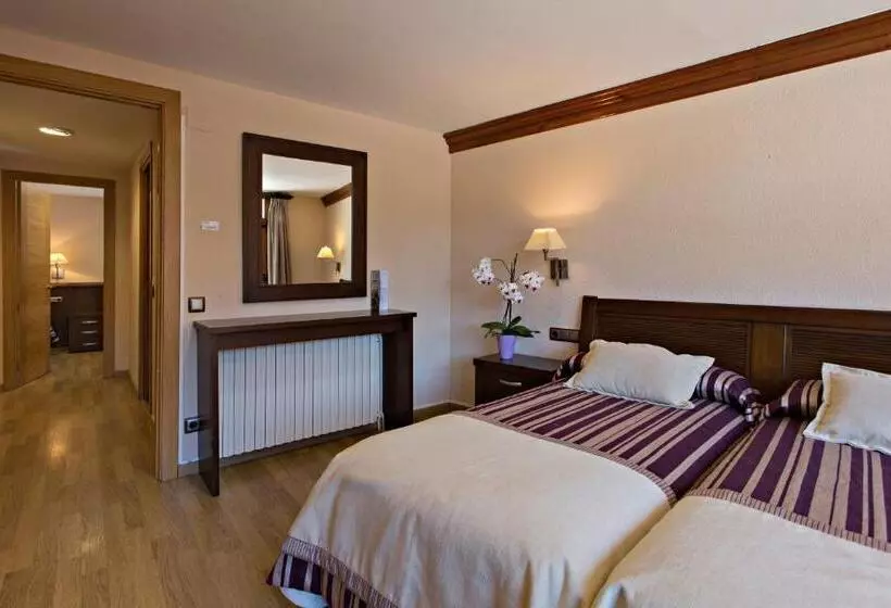 Classic Quadruple Occupancy Room, La Coma