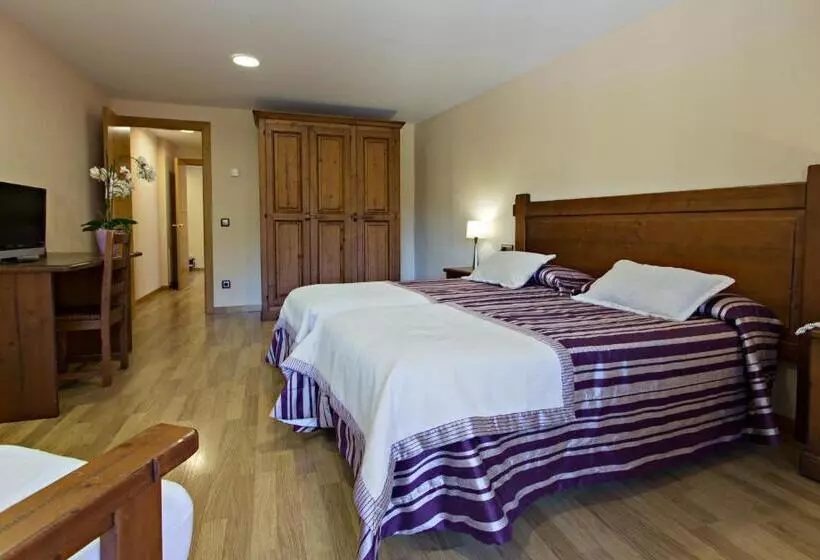 Classic Quadruple Occupancy Room, La Coma