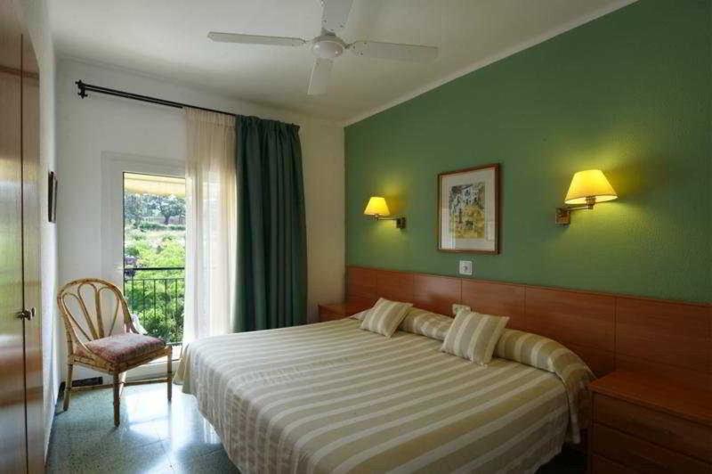 חדר סטנדרט, Ninays