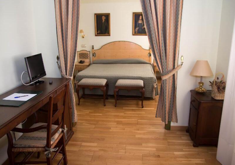 غرفة قياسية, Ele Puerta de Monfragüe