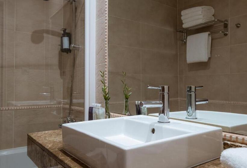 סוויטה משפחתית מוזלת, Montjoi by Brava Hoteles