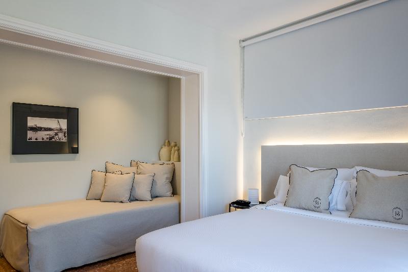 标准三人间, Montjoi by Brava Hoteles