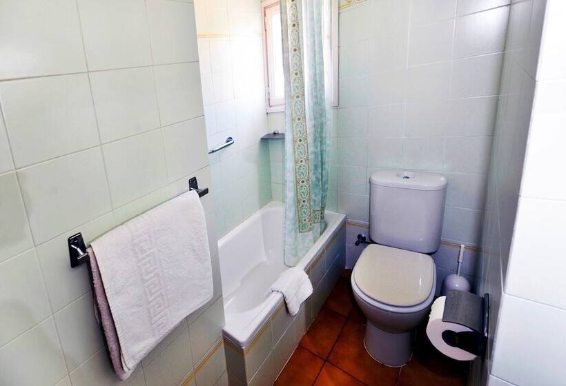 スタンダードトリプルルーム, Hostal Magnolia