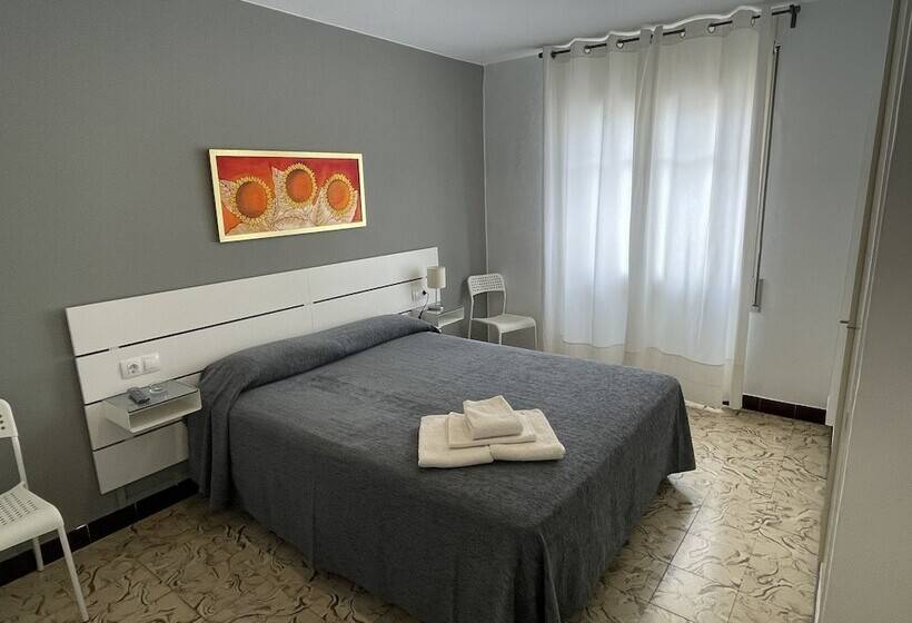 스탠다드 룸, Hostal Mediterráneo