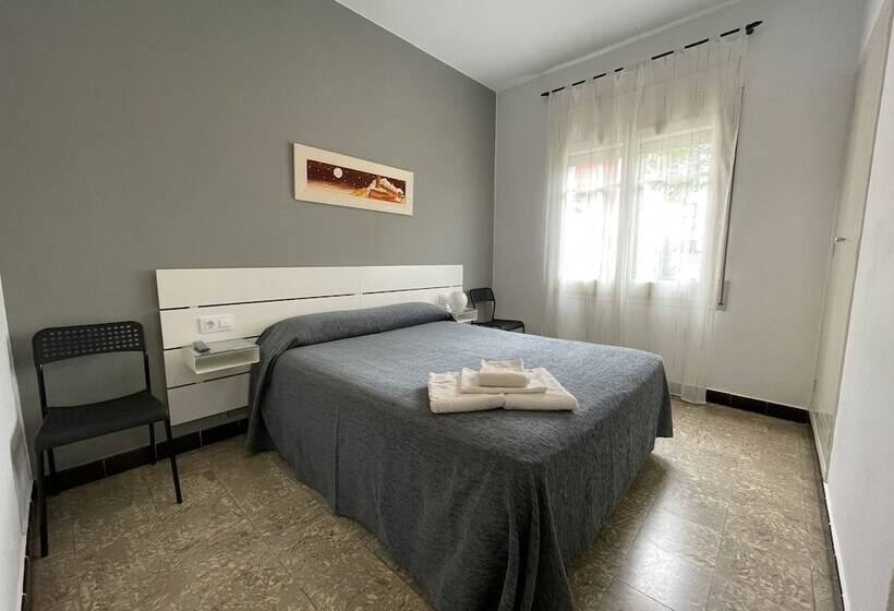 스탠다드 룸, Hostal Mediterráneo