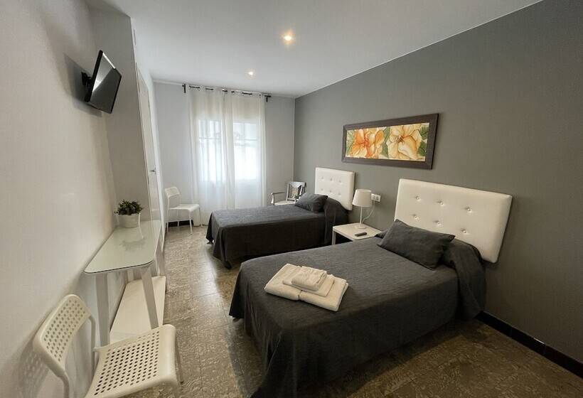 Номер Стандарт, Hostal Mediterráneo