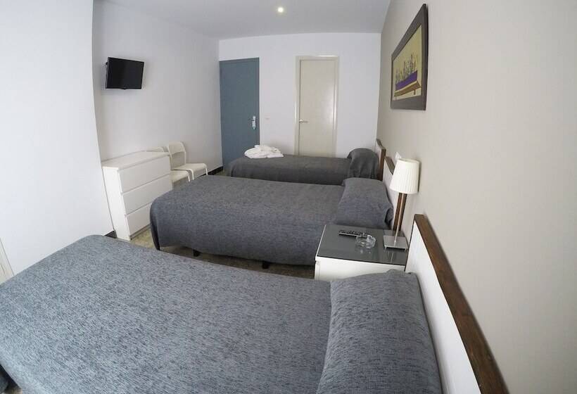 스탠다드 트리플 룸, Hostal Mediterráneo