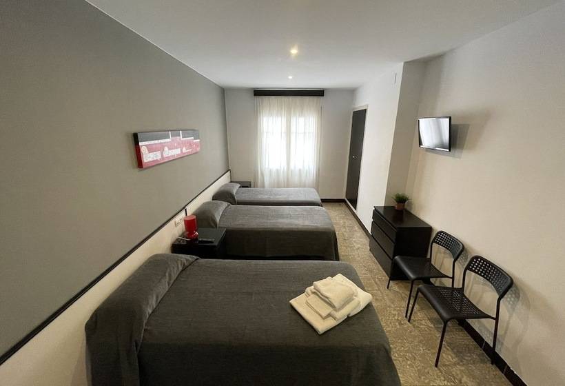 스탠다드 트리플 룸, Hostal Mediterráneo