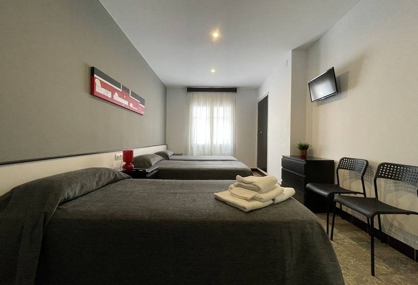 스탠다드 트리플 룸, Hostal Mediterráneo