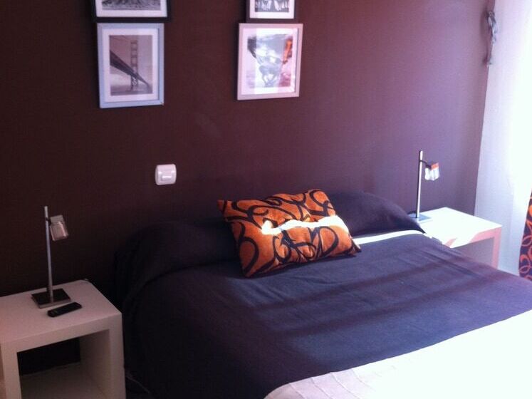 标准单人间, Hostal Neptuno