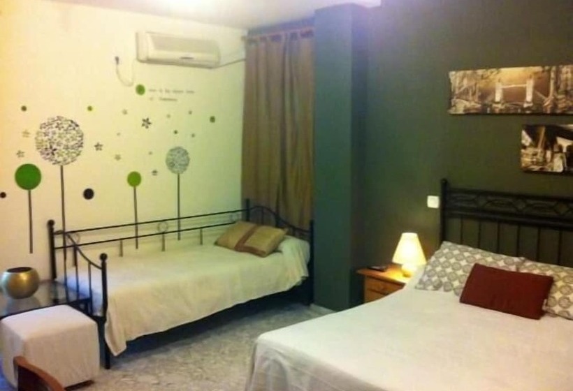 اتاق استاندارد سه نفره, Hostal Neptuno