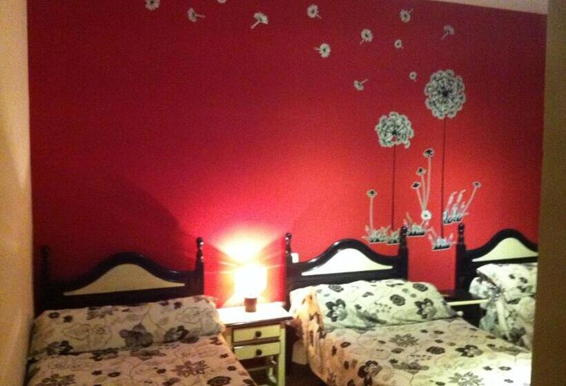 اتاق استاندارد سه نفره, Hostal Neptuno