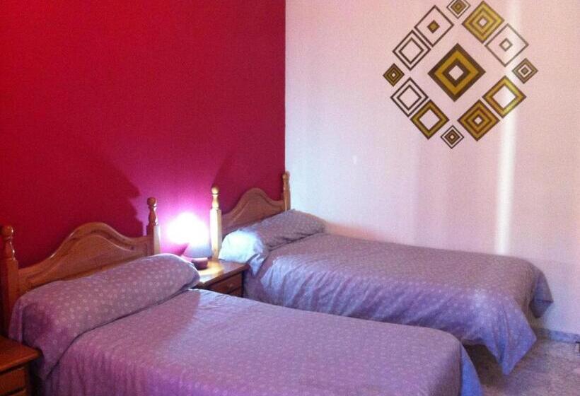 اتاق استاندارد سه نفره, Hostal Neptuno