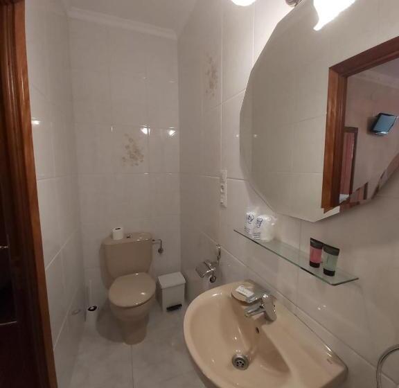 חדר סטנדרט לשלושה, Pension Lorea