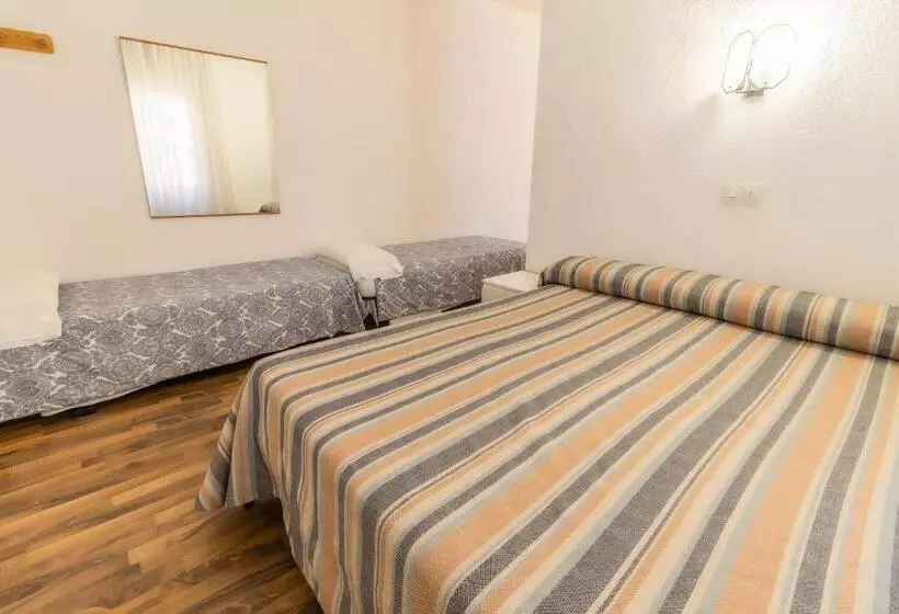 اتاق خانوادگی, Fonda Can Dalfo By Vivere Stays