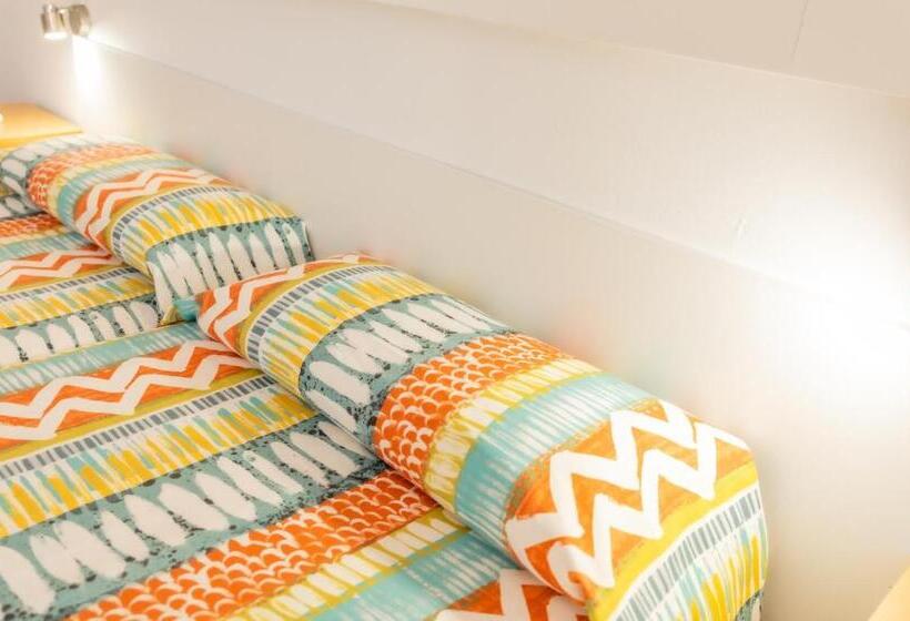 이코노미 룸, Fonda Can Dalfo By Vivere Stays