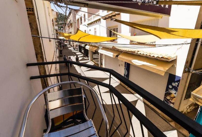 Трехместный Номер Стандарт с Балконом, Fonda Can Dalfo By Vivere Stays