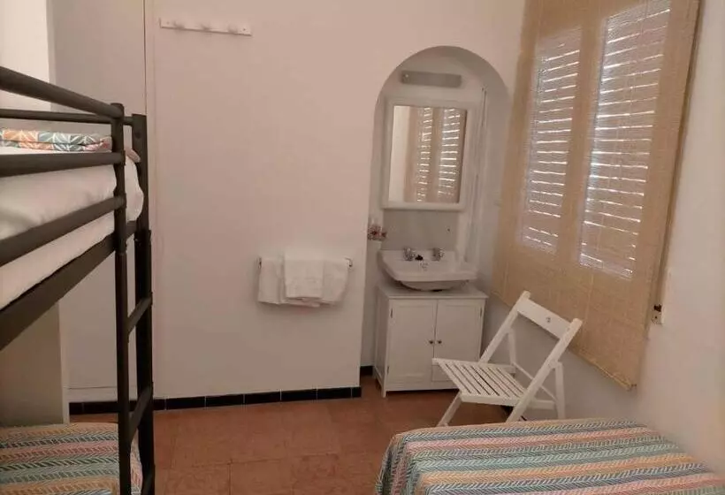 اتاق استاندارد سه تخته با سرویس بهداشتی مشترک, Fonda Can Dalfo By Vivere Stays