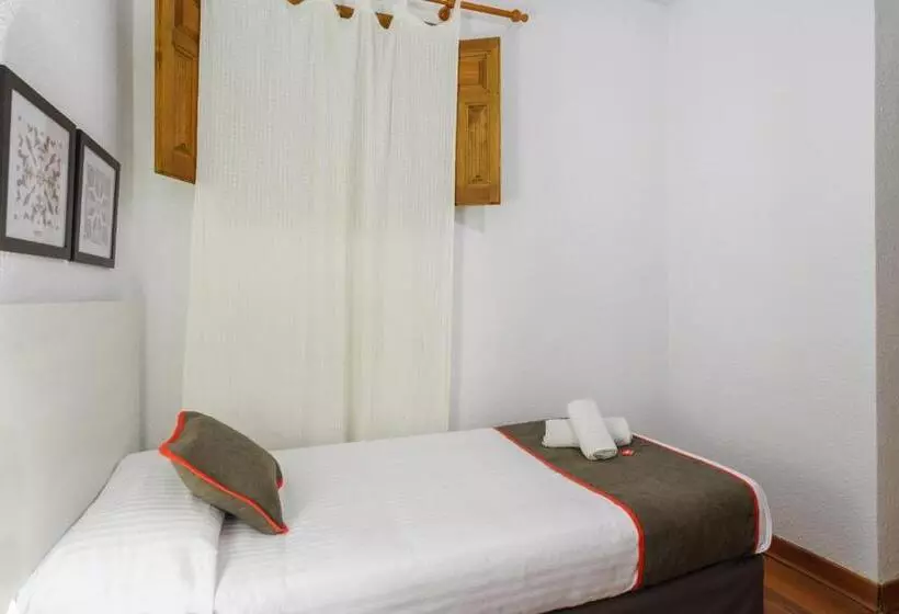 اتاق استاندارد سه نفره, Hostal Austria