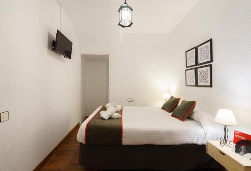 Chambre Triple Standard, Hostal Austria