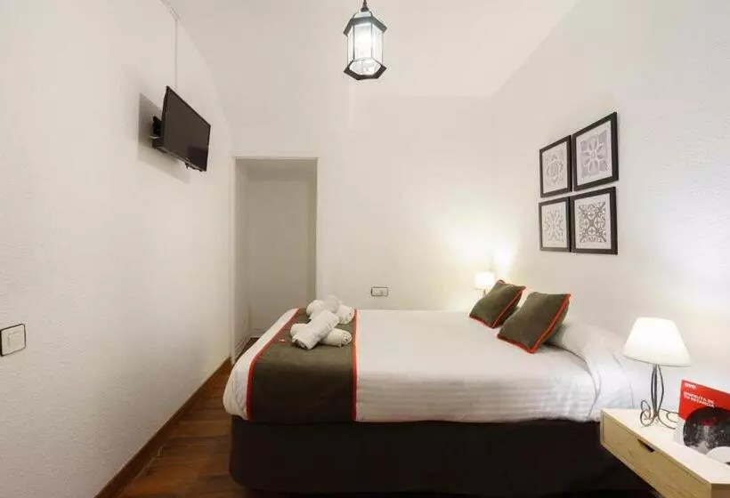 اتاق استاندارد سه نفره, Hostal Austria